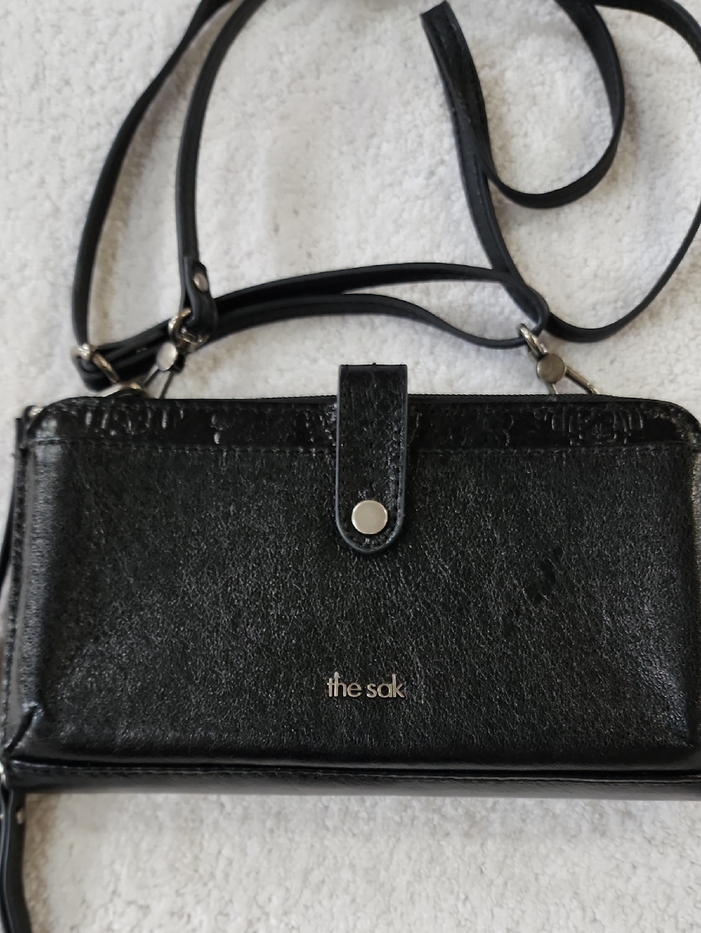 The Sak Iris Smart Phone Black Leather Crossbody Wallet Preowned